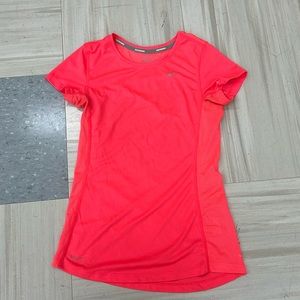 Nike Women’s xs Dry fit running shirt